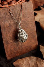 Load image into Gallery viewer, Egg Musical Pendant