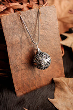 Load image into Gallery viewer, Weaved Musical Pendant