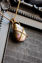 Load image into Gallery viewer, Purple Labradorite Pendant