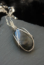 Load image into Gallery viewer, Deep Blue Labradorite Pendant