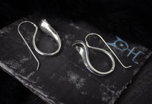 Load image into Gallery viewer, Naja Earrings