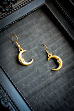 Load image into Gallery viewer, Sleeping Moon Earrings
