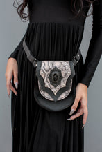 Load image into Gallery viewer, Mage Snake Belt Bag
