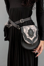 Load image into Gallery viewer, Mage Snake Belt Bag
