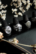 Load image into Gallery viewer, Skull Ring Set
