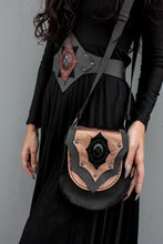 Load image into Gallery viewer, Mage Golden Belt Bag
