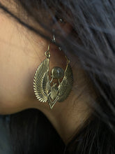 Load image into Gallery viewer, Scarab Ear Hoop
