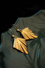 Load image into Gallery viewer, Drapped  Earrings
