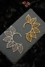 Load image into Gallery viewer, Leaf Cuff Ear Piece
